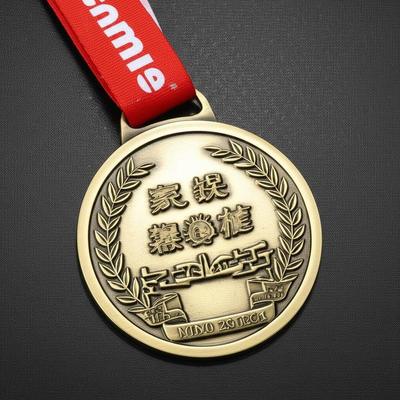 खरीदें 2mm Thickness Custom Metal Medal with Customized Design and Personalized Theme for Awards and Souvenirs online manufacture
