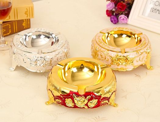 खरीदें मोटाई 5.0 मिमी OEM प्राचीन चढ़ाना जस्ता मिश्र धातु ऐशट्रे online manufacture
