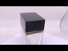 सोने के रंग की टोपियाँ